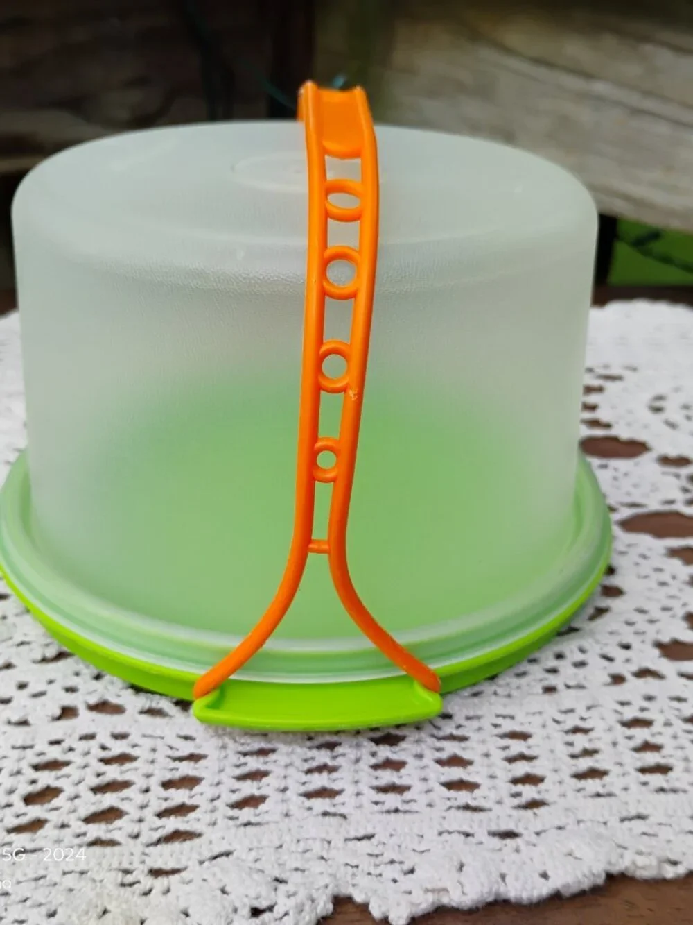 Tupperware Toys Cake Taker mini from play set base lid handle vintage 1980 - 90s